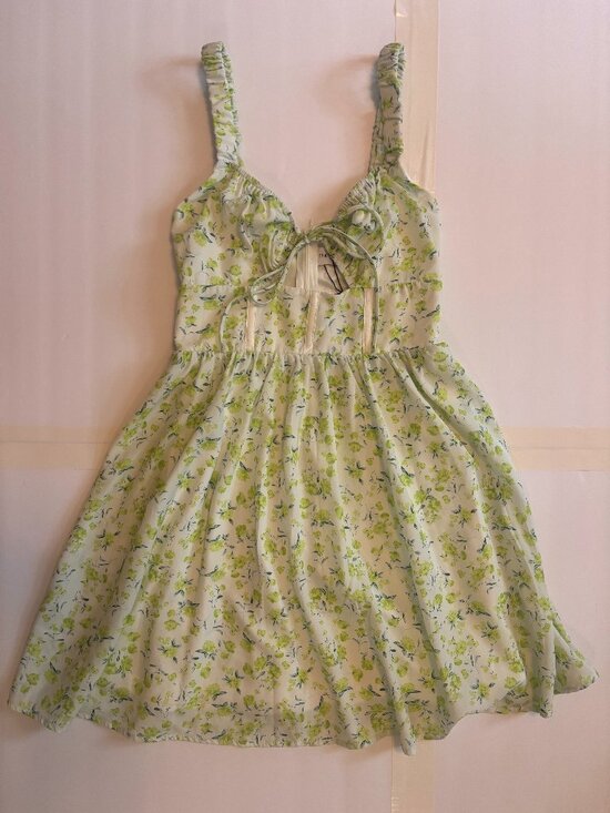 Thats So Fetch Dresses & Skirts - That’s So Fetch Meznin Green Floral Mini Dress NWT XXS AU 4 Cutout Party